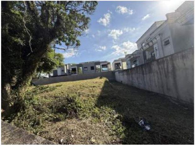Terreno de 654m², 25% de direitos, Água Verde