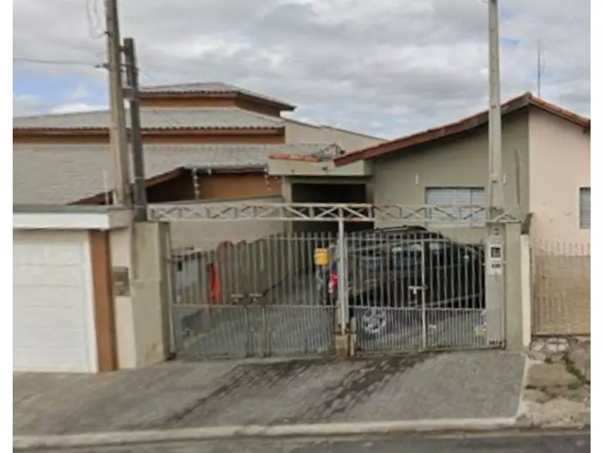 Casa em Leilão com 50m² Construída e 125m² de Terreno
