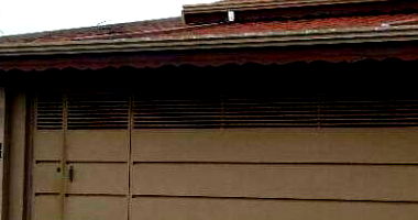 Casa padrão ocupada com 1 vaga e 132m² construída