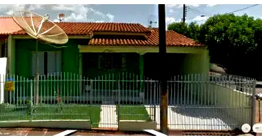 Casa de Esquina com Terreno Urbano em Goioerê/PR