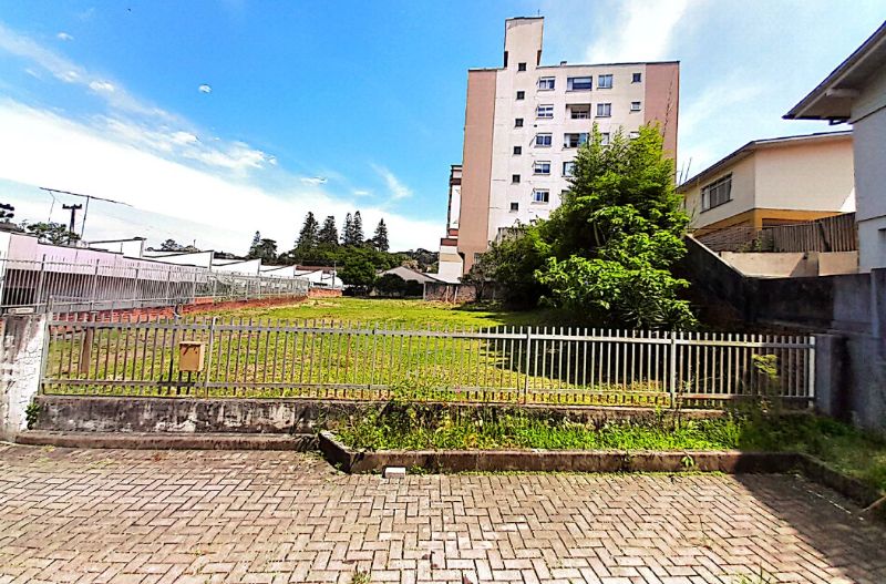 Terreno urbano amplo de 702,53m² no Centro, sem edificações