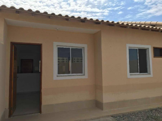 Casa Ocupada em Condomínio com 52,8m² de Área Construída