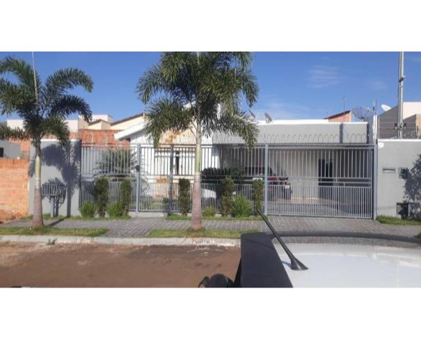 Casa Padrão Ocupada em Jataí com 1 Vaga e 300 m²