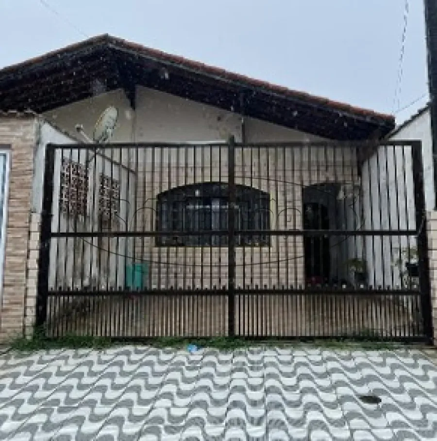 Casa com 65m² em Praia Grande - SP