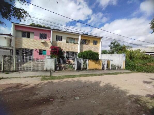 Casa com 3 quartos, 2 banheiros, varanda e área construída de 89,2 m²