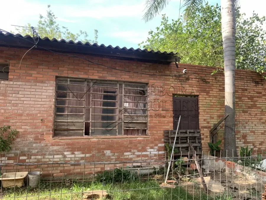 Casa em Cinco Colônias com 350m² e excelente localização