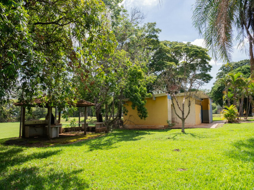 Imóvel Comercial com 17.128,53m² de terreno