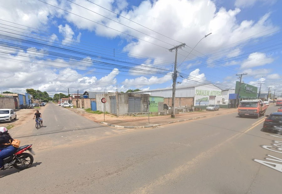 Imóvel comercial com 557m² de área total, desocupado