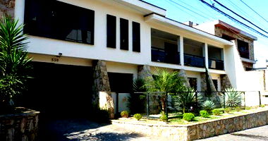 Casa com 4 suítes, piscina e terraço em Vila Camilópolis
