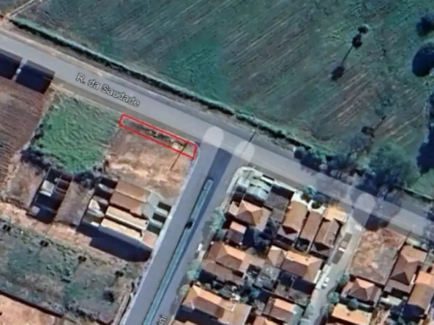 Terreno de 150m² no Centro de Piacatu