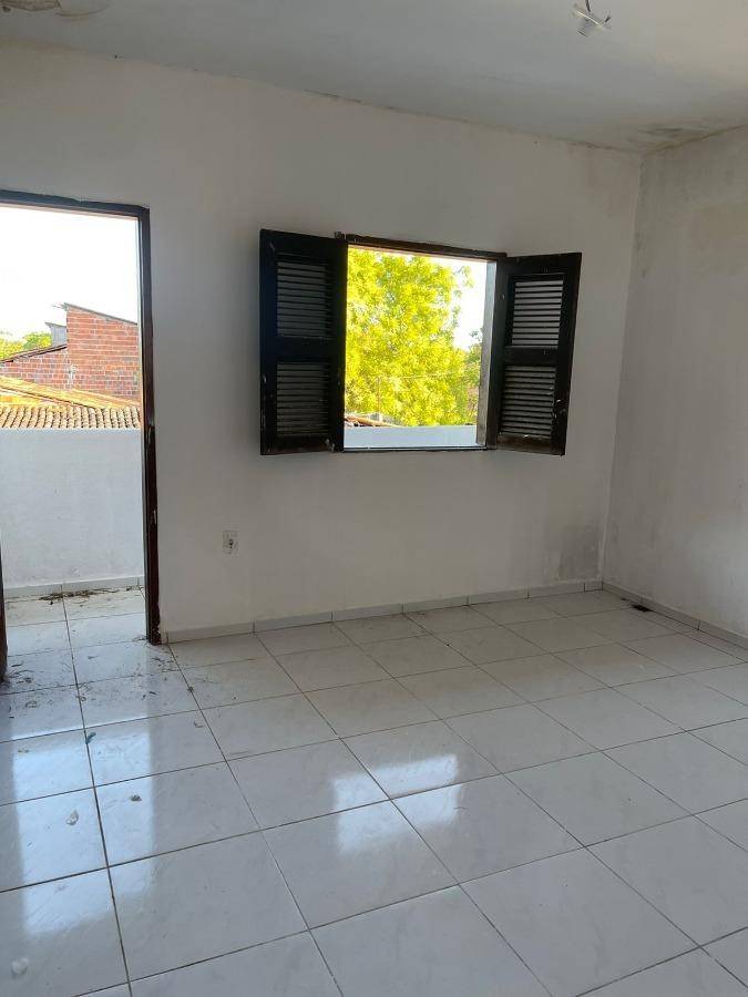 Apartamento com 78m² construídos, ocupado, 0 vagas