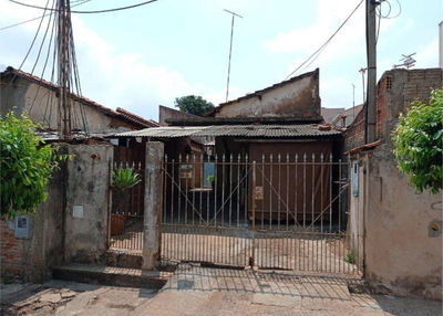 Terreno em Jardim Pacaembu com Residência e Avaliação de R$ 120.000,00