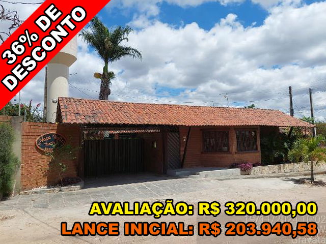 Casa 3 quartos, 2 banheiros, área construída 102,97m², desocupada