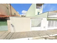 Casa ocupada com 86,35 m² construídos