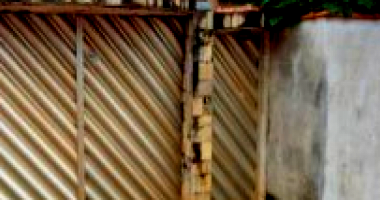 Casa residencial com 2 dormitórios, 1 suíte, 1 banheiro e 2 vagas