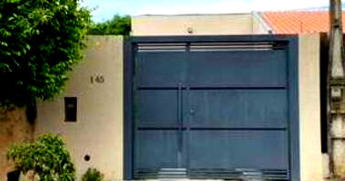 Casa Desocupada com 175m² de Terreno e 83m² Construídos