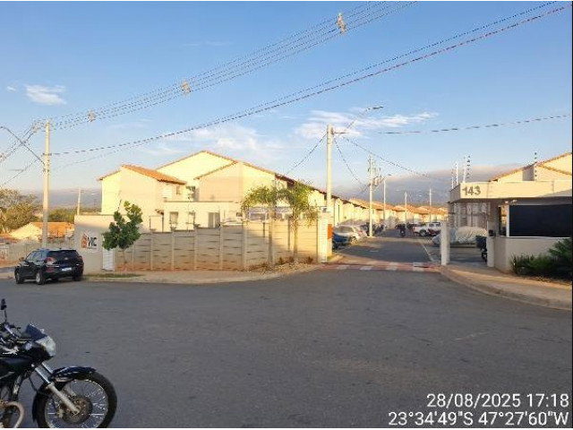 Apartamento com 2 quartos e 2 vagas em Votorantim/SP