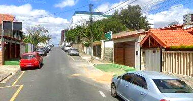 Casa com 2 quartos, 79.65m² construídos, deteriorada