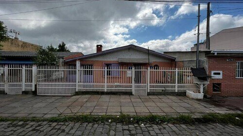 Casa com 2 Quartos e 4 Banheiros em Caxias do Sul/RS