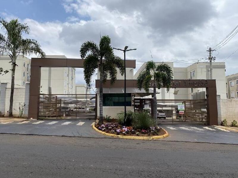 Apartamento com 2 quartos e 1 vaga em Araraquara/SP