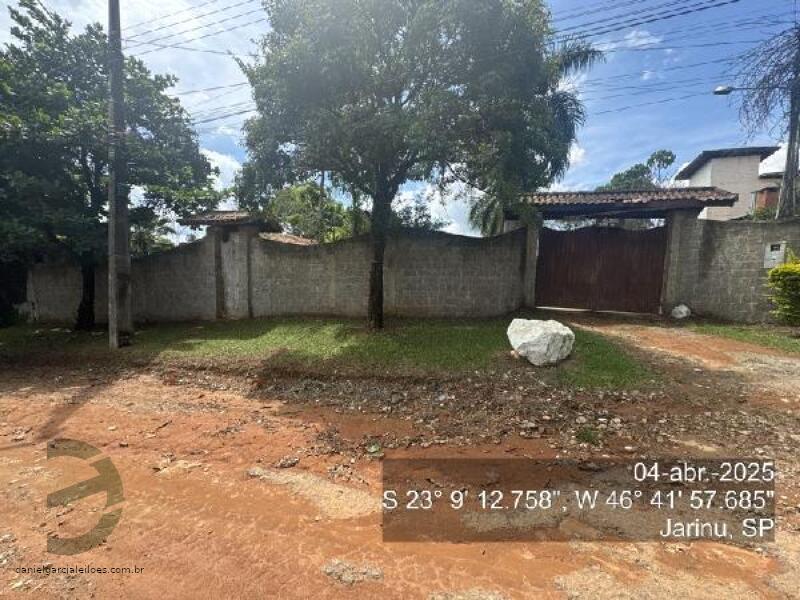 Casa com 3 quartos, 4 banheiros e 172.86m² construídos