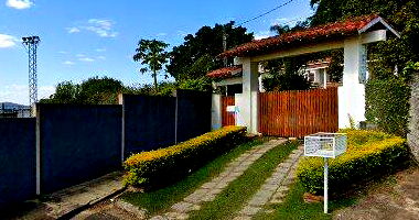 Casa Alto Padrão com Área de Lazer e Terreno de 4.000m²