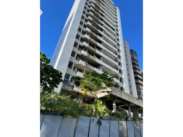 Apartamento com 2 vagas e 128m² privativos em Salvador