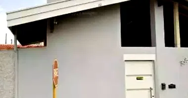 Casa com 3 quartos, 2 banheiros, 1 vaga, 145m² construída, ocupada