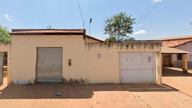 Casa padrão 3 quartos 2 banheiros 224m² ocupada