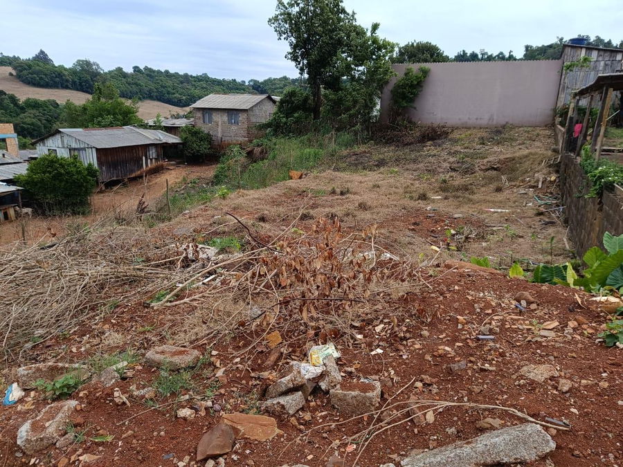 Lote Urbano 360m² com Documentação em Dia, Desocupado