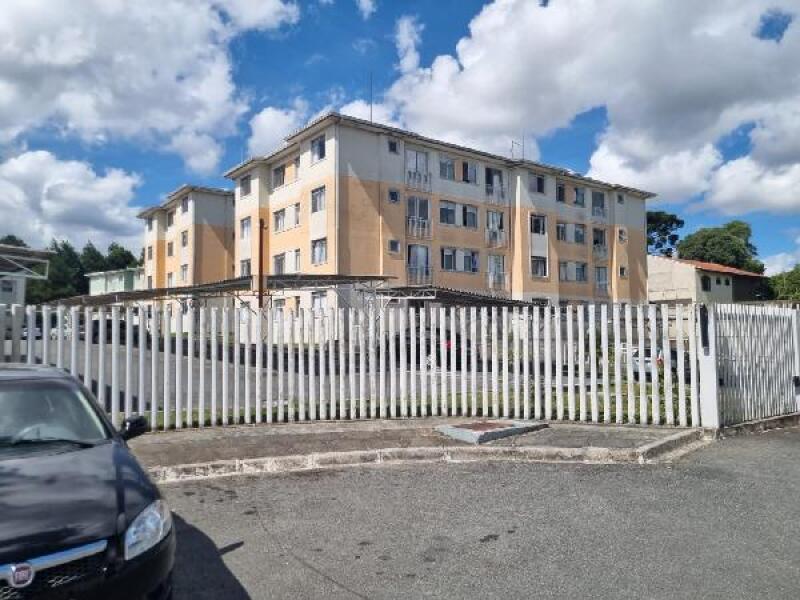Apartamento com 2 quartos, 1 banheiro e 1 vaga