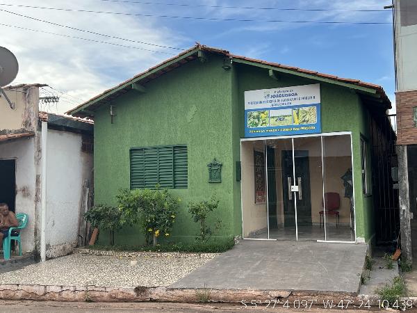 Casa com 4 Quartos e 1 Vaga na Garagem em João Lisboa
