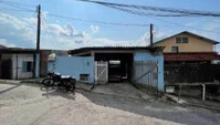 Casa ocupada com 2 quartos, 2 banheiros e 150 m²