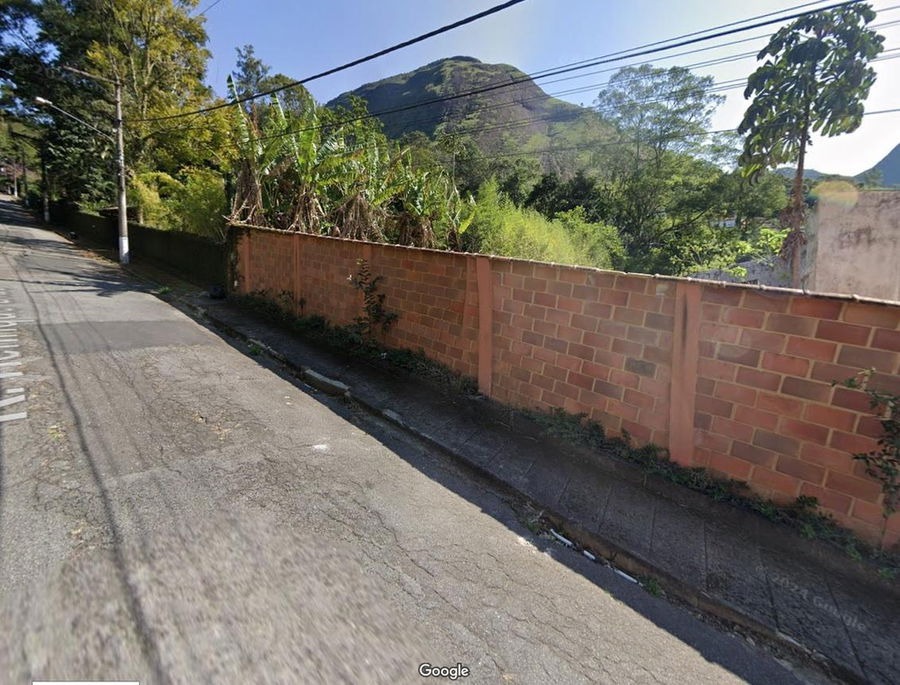 Prédio para Moradia em Petrópolis - Oportunidade Única!