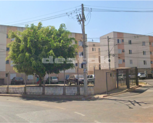 Apartamento com 2 quartos e vaga de garagem em condomínio