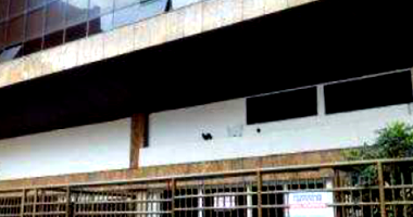 Lojas Comerciais A e B com 27 vagas e 1560m² construídos, desocupadas