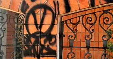 Casa ampla com 4 quartos e 4 banheiros, desocupada