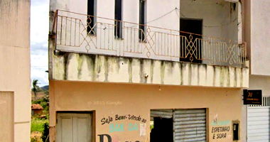 Casa com 2 quartos, 2 banheiros, 3 salas e varanda, 120.72m² construída