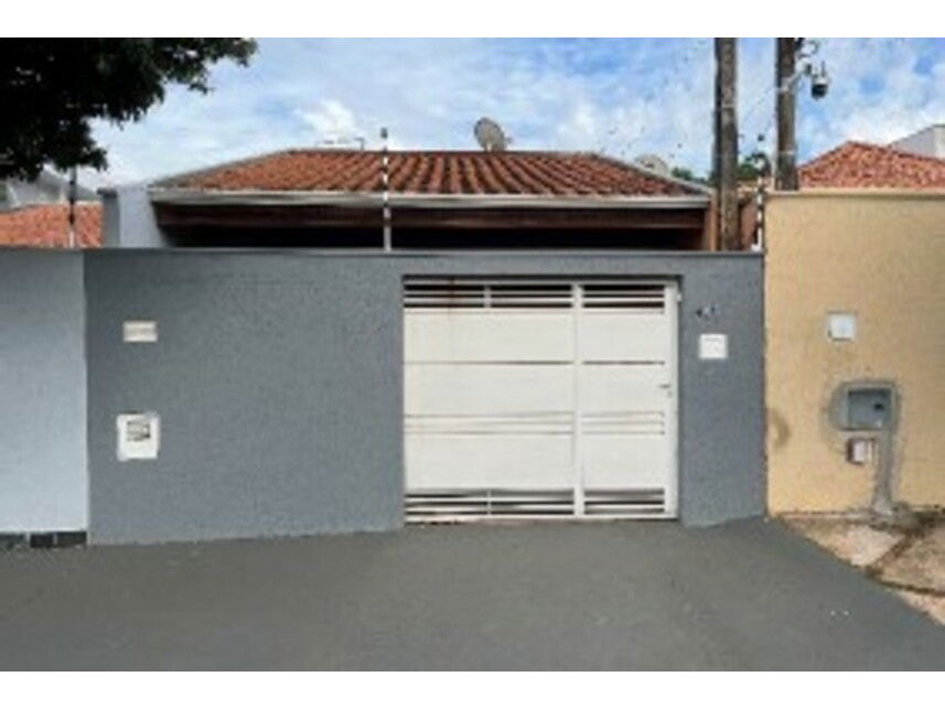 Casa com 3 quartos, 2 banheiros, 1 vaga, 105,69m² construída, imóvel ocupado