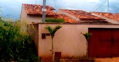 Casa com 2 quartos, 1 banheiro, 76,26m² área privativa, 1 vaga