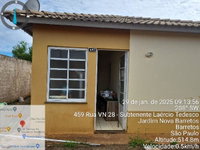 Casa com 2 quartos, 1 banheiro e área de serviço
