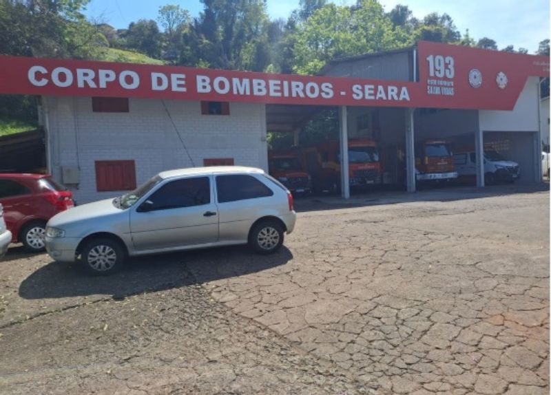 Terreno com 1.269,57m² e edificação de 450,00m²