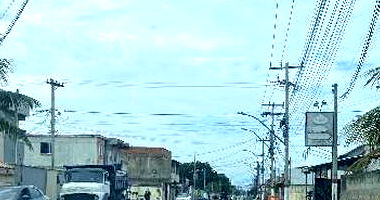 Casa com 3 quartos, 2 banheiros e 300 m² construída, desocupada