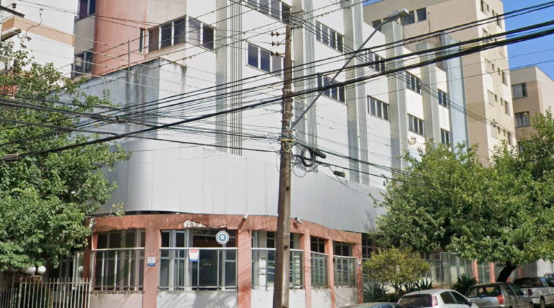 Prédio Comercial com 4 pavimentos e subsolo em Londrina