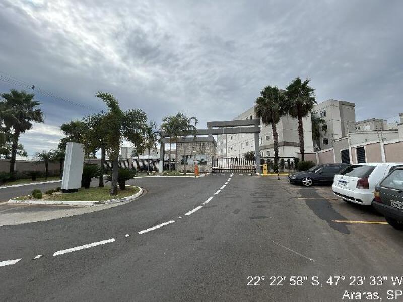 Apartamento com 2 quartos, 1 banheiro e 1 vaga de garagem