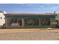 Casa em Leilão com 81m² Construída e Terreno de 135m²
