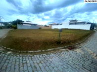 Terreno plano em esquina com 307,13m², desocupado