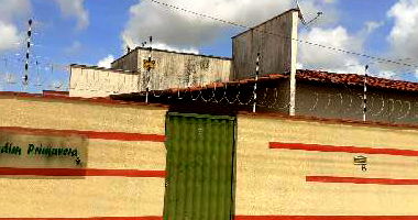 Casa com 2 Quartos e 1 Vaga em Jardim