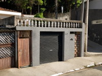 Casa com salão comercial e 147m² em Francisco Morato