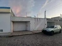 Casa em Leilão com 3 Quartos e 2 Banheiros